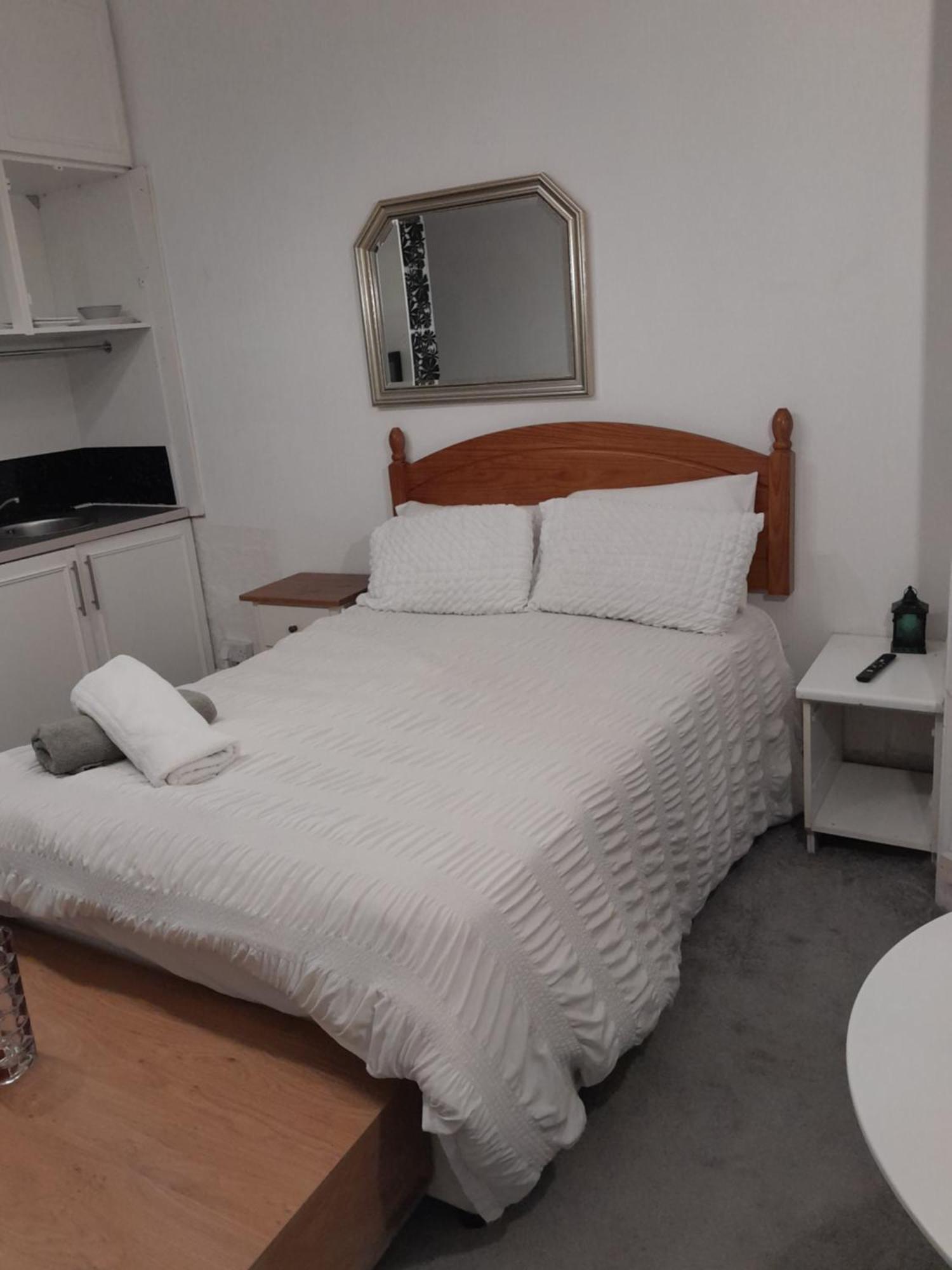 Large Room Near Singleton Hospital Ensuite R6 Swansea Exterior photo