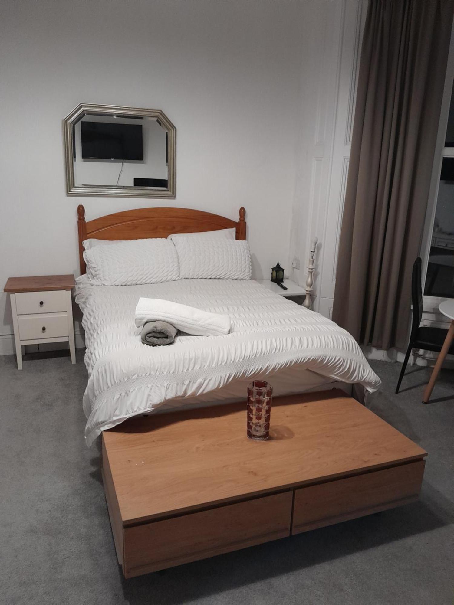 Large Room Near Singleton Hospital Ensuite R6 Swansea Exterior photo